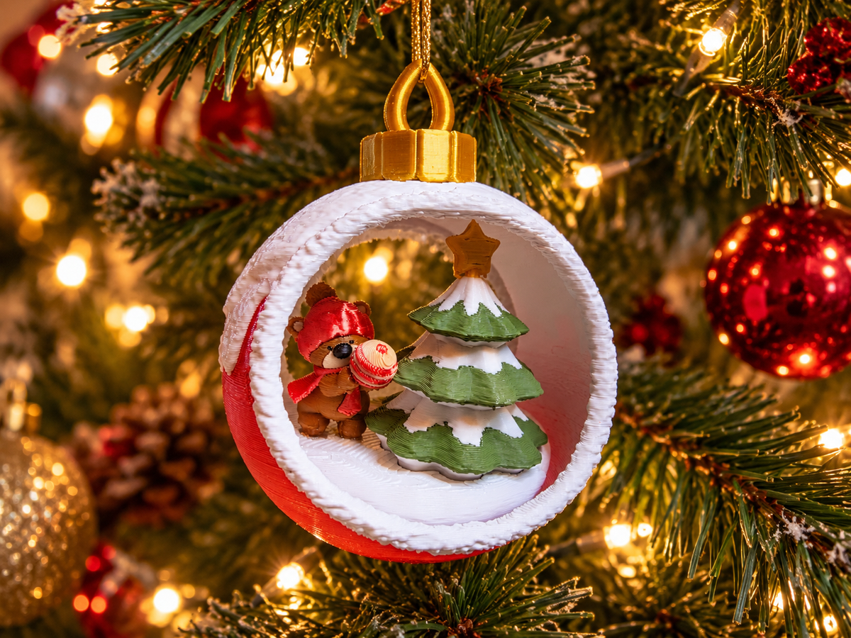 Boule de Noël avec ourson et sapin