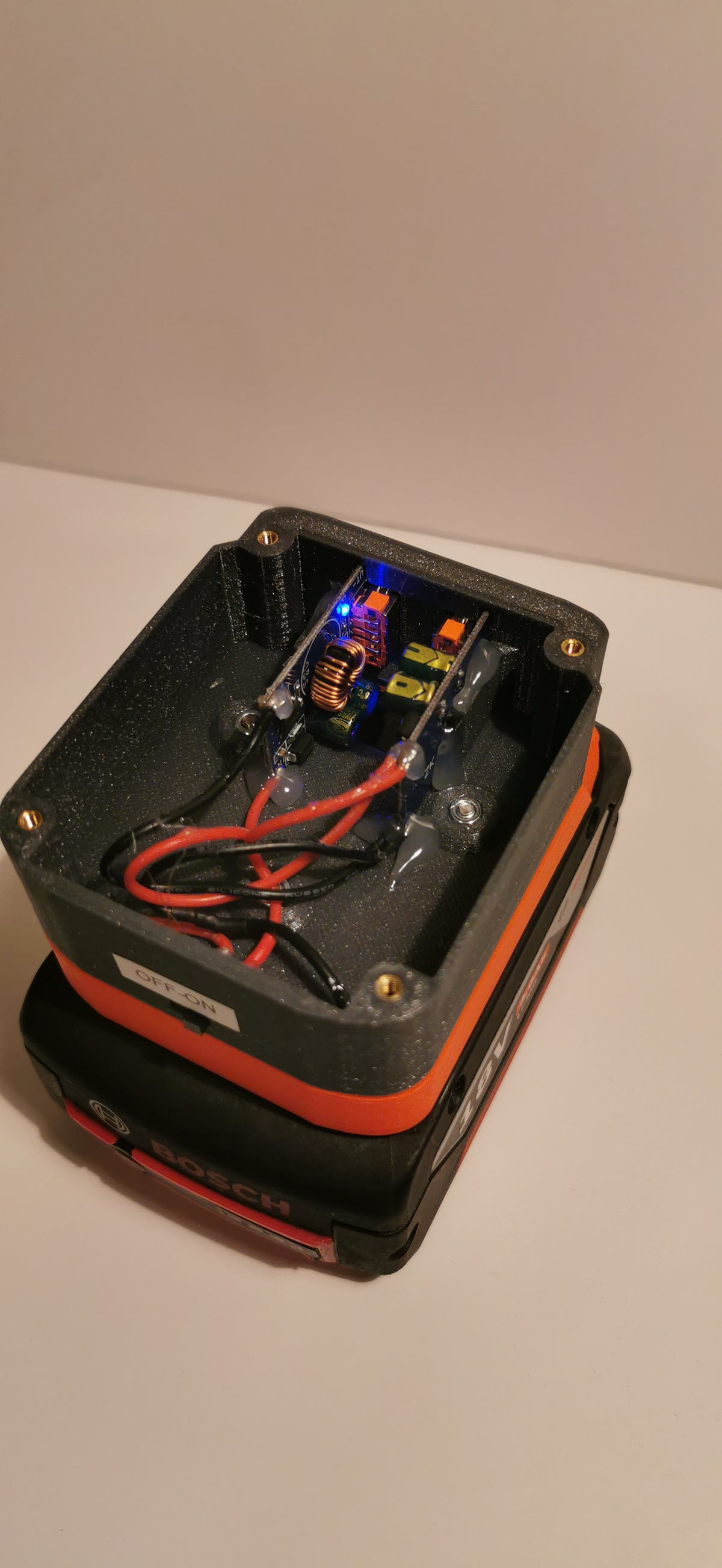 Adaptateur de charge USB Bosch 18 V – rechargez vos appareils sur place