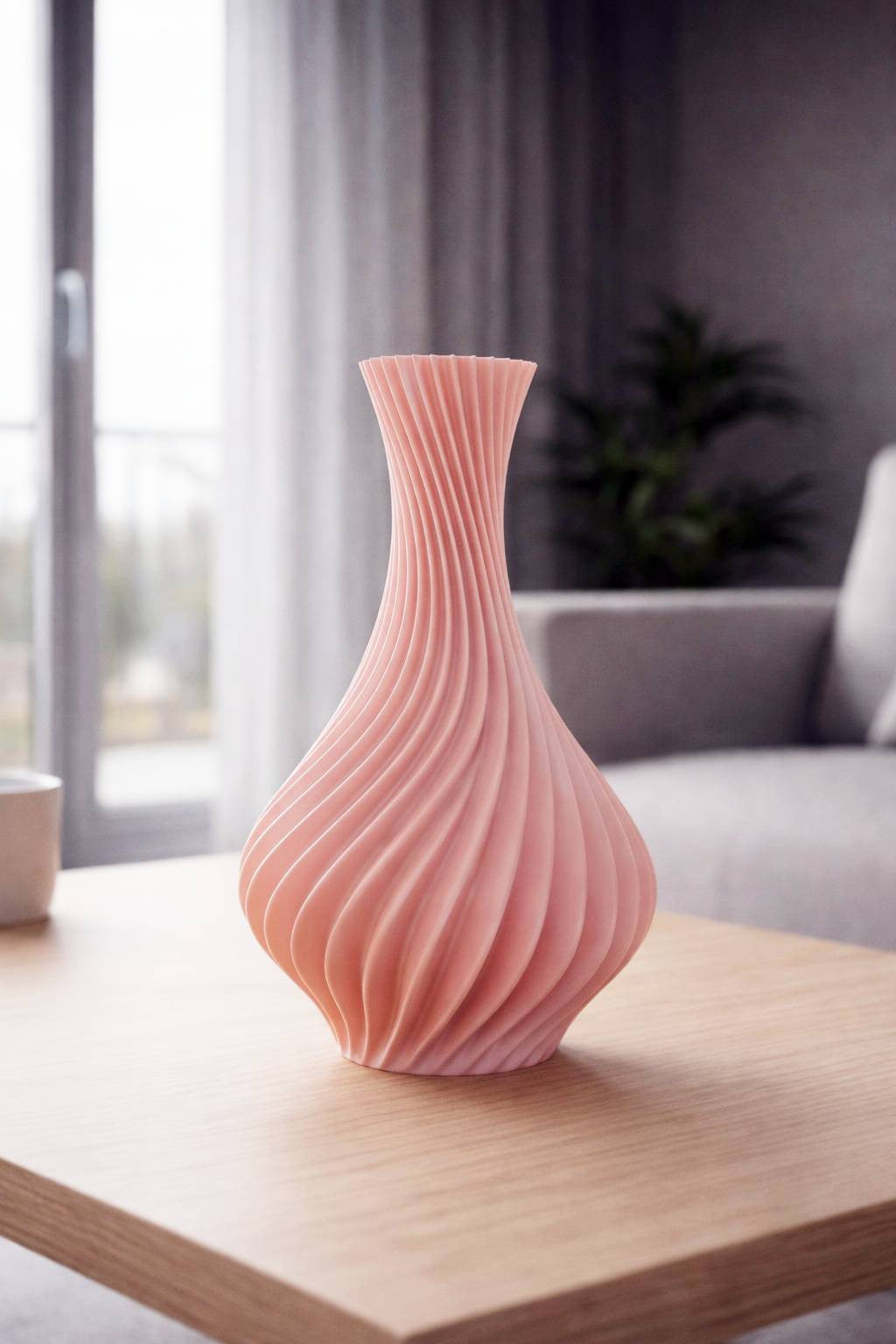 Vase spirale rose élégant de 20 cm de haut aux rainures torsadées modernes