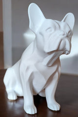 Sculpture de bouledogue français minimaliste de profil, aux proportions réalistes et aux lignes épurées
