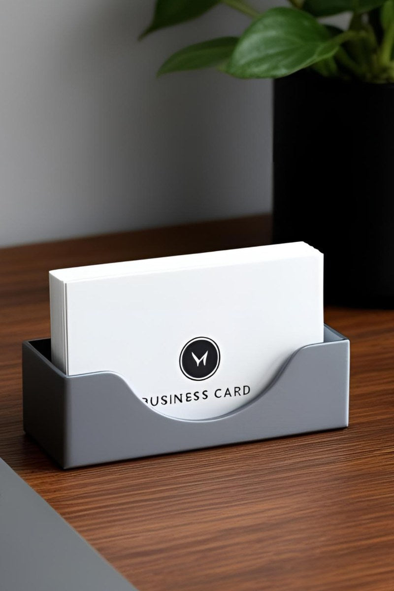 Porte-cartes de visite blanc minimaliste, gros plan sur la forme géométrique épurée