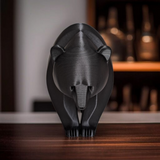 Détail des contours et de la finition d'une sculpture d'ours abstraite