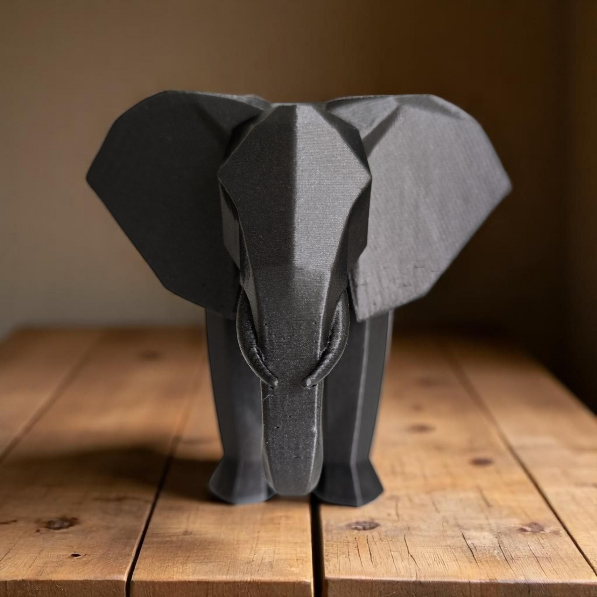 Détail de la trompe et des oreilles d'un éléphant minimaliste au design anguleux