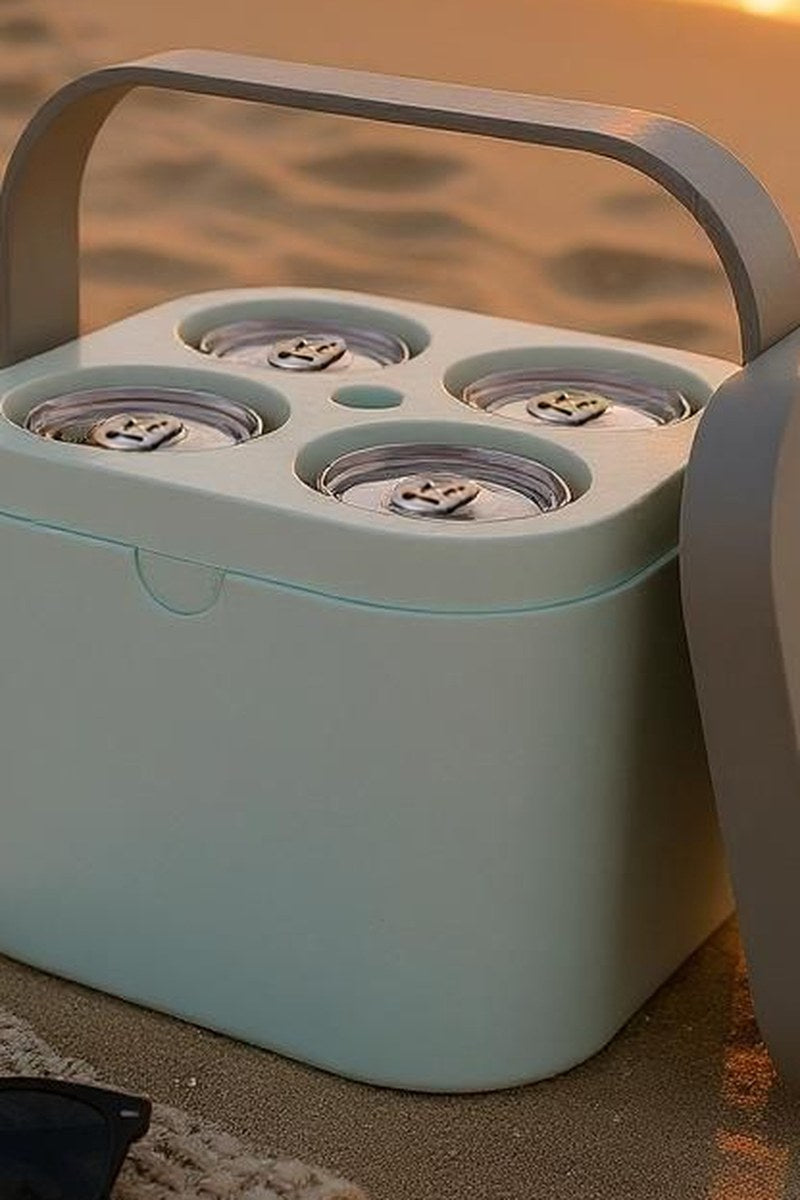 Glaçon réutilisable congelable à quatre compartiments pour canettes, vu de dessus