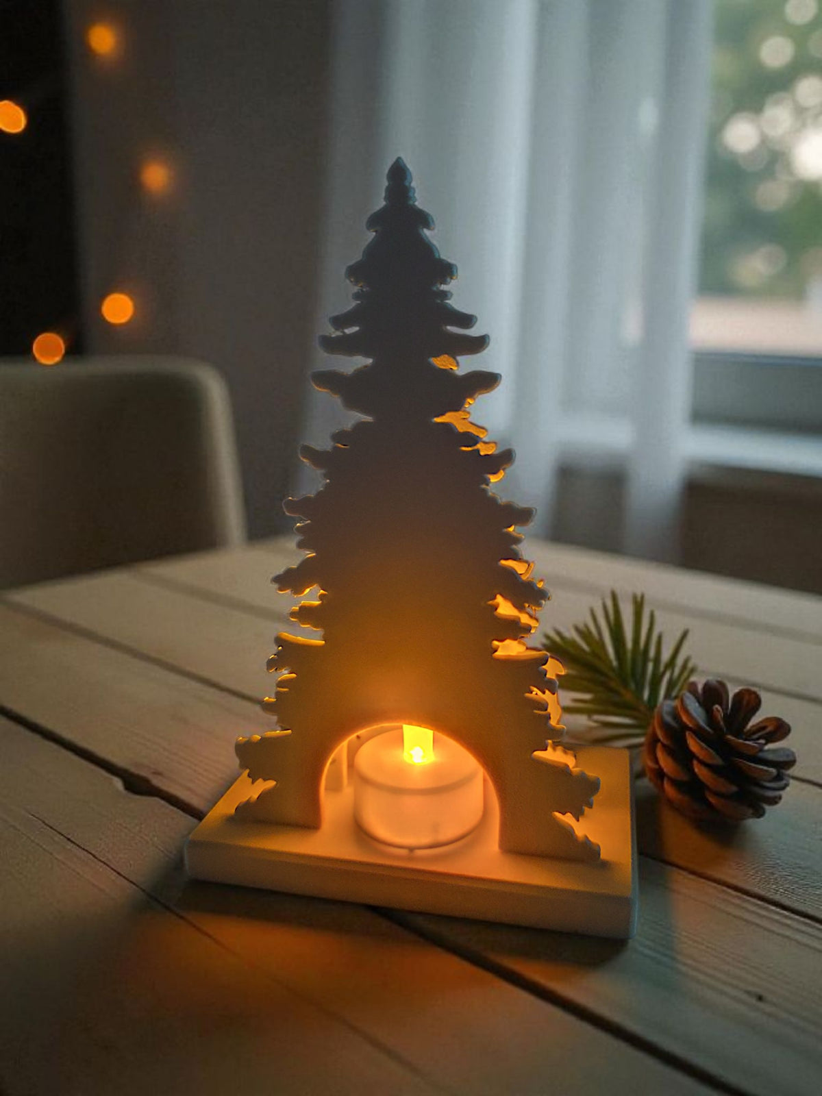 Décoration de Noël avec cerf et sapin, vue de dos avec emplacement pour bougie chauffe-plat