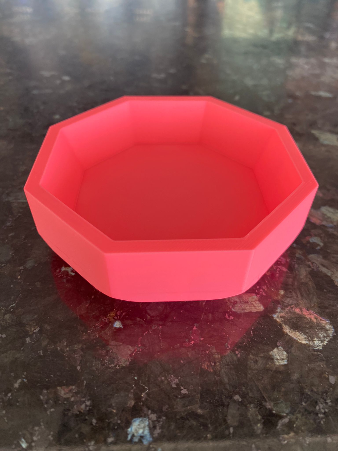 OctaPot – coupe géométrique minimaliste à huit angles vifs, finition neutre