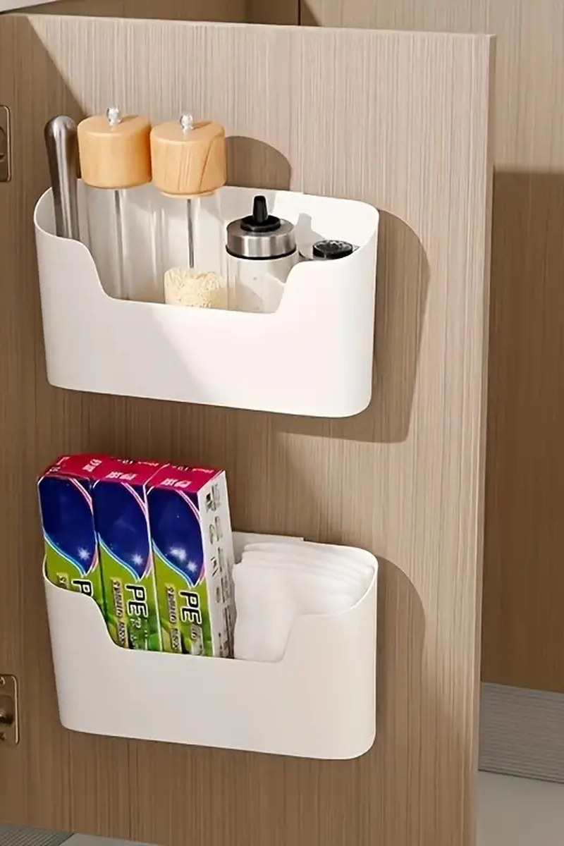 Boîte de rangement murale minimaliste inclinée vers l'avant, gros plan