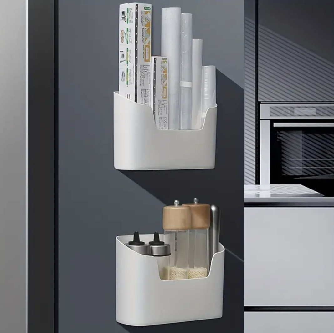 Boîte de rangement murale minimaliste inclinée vers l'avant, gros plan