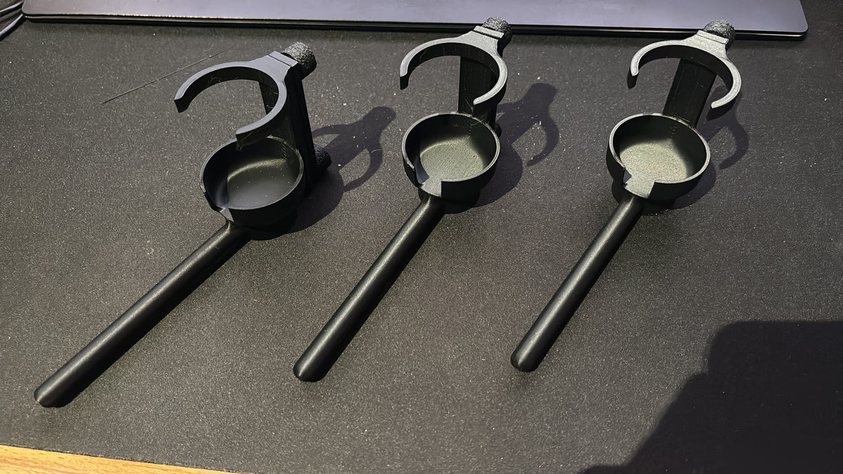 Support de bain d'oiseaux pour fil espacé de 61 mm