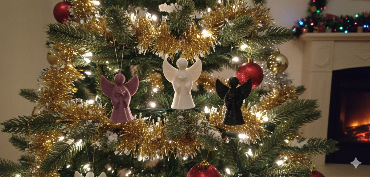 Petit ange d'environ 5 cm en décoration de sapin