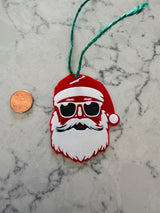 Étiquette cadeau avec Père Noël cool à lunettes de soleil