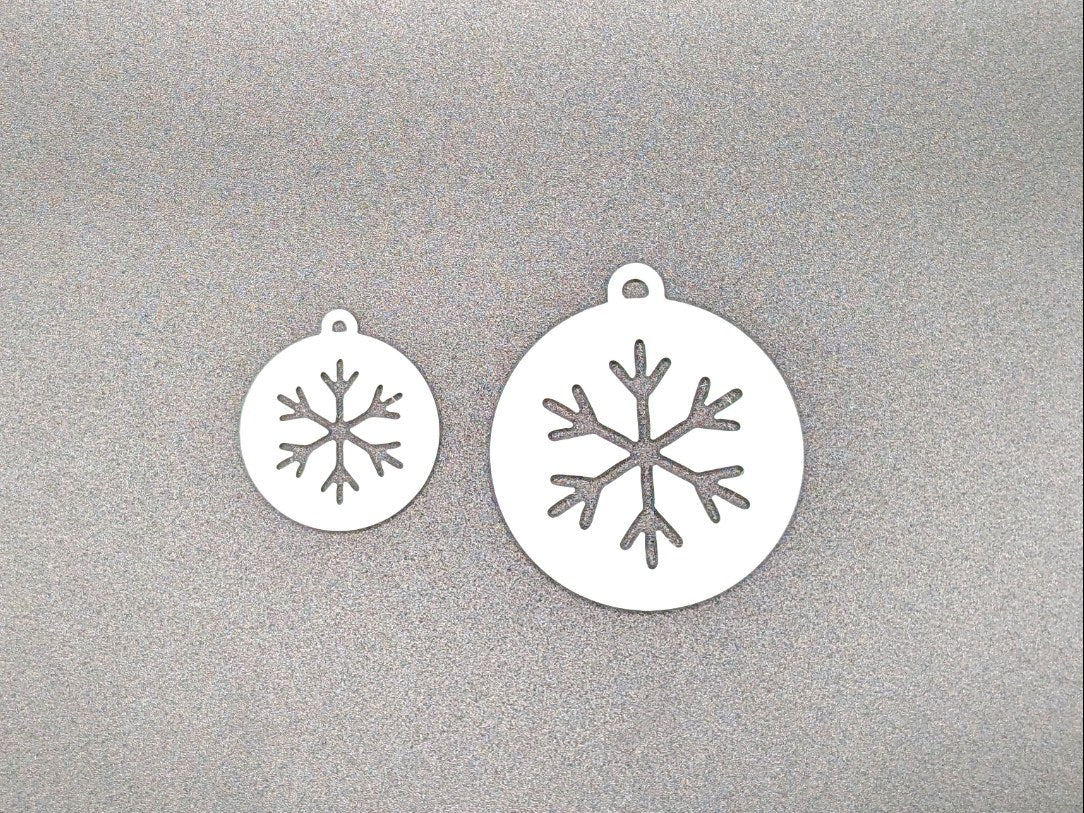 Étiquette cadeau avec flocon de neige ajouré
