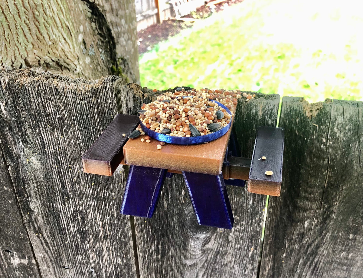 Mangeoire à écureuils en forme de table de pique-nique – à fixer sur une clôture