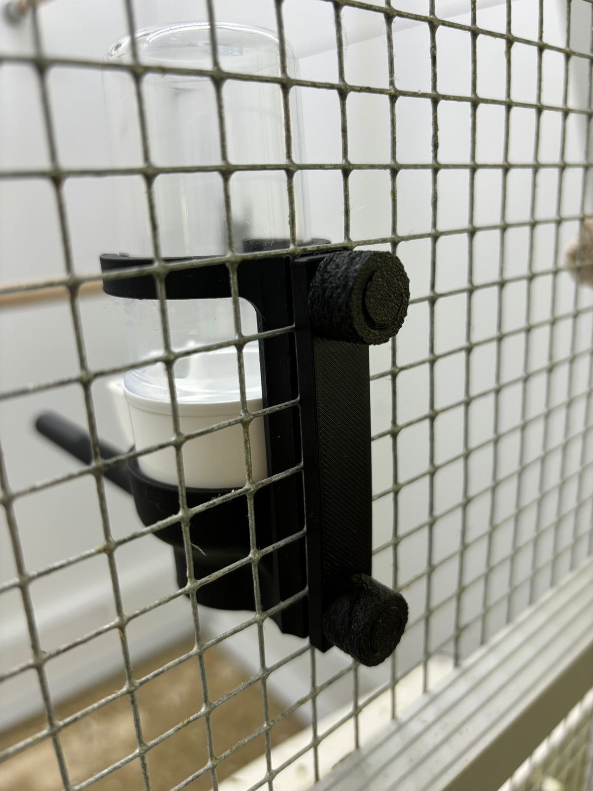 Support de bain d'oiseaux pour fil espacé de 61 mm