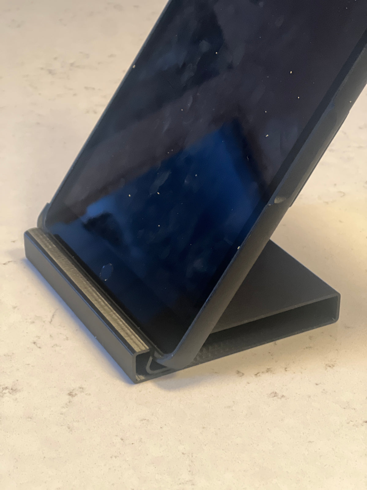 Support pour iPad avec coque épaisse – support de bureau stable