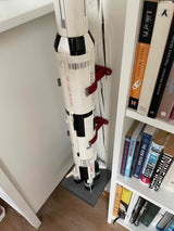 Support mural vertical pour LEGO Saturn V façon pas de tir