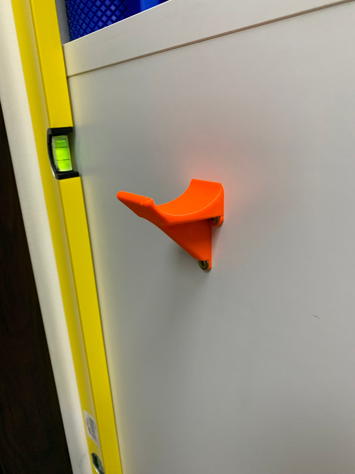 Support mural pour rallonge électrique – organiseur de câbles