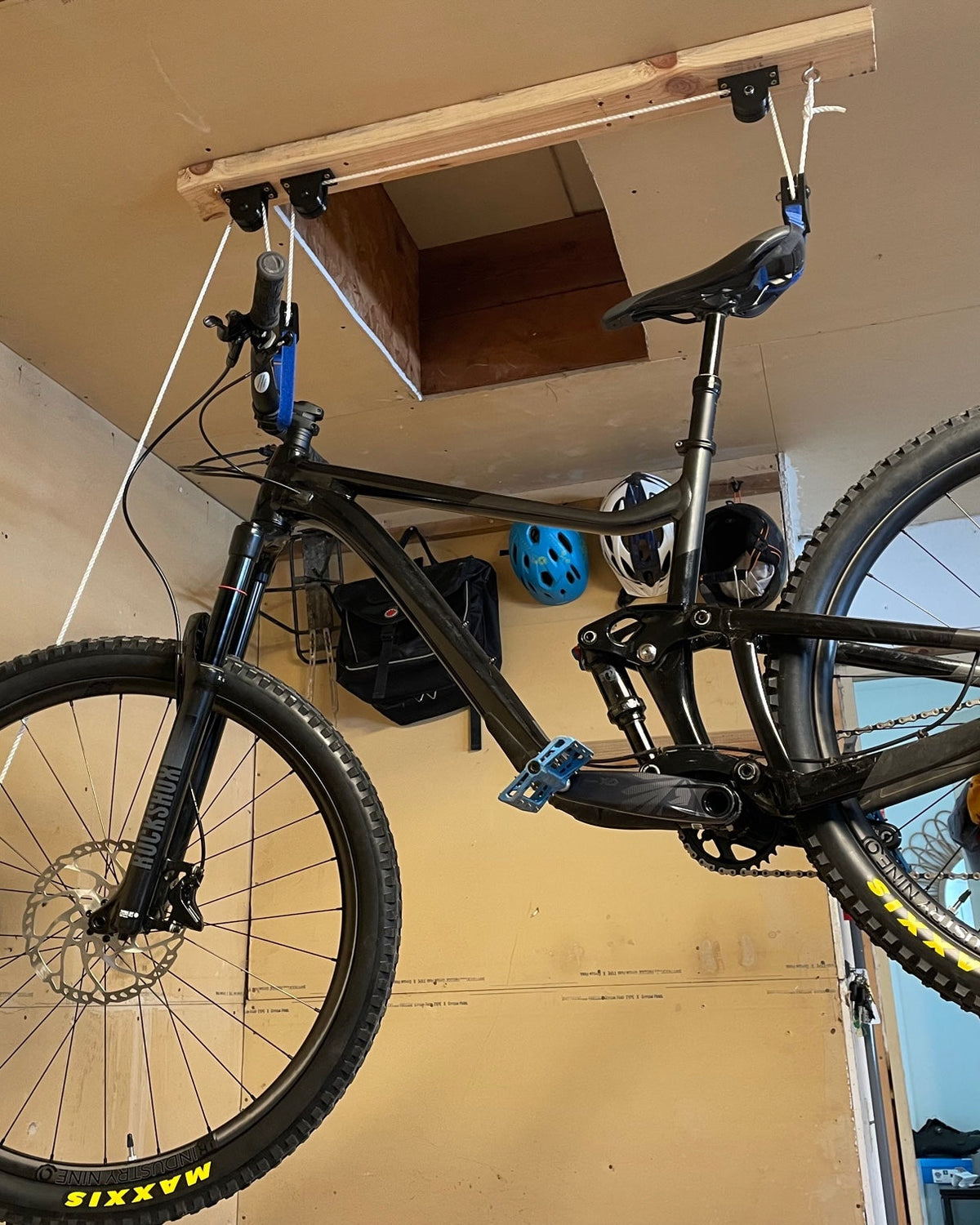 Palan à vélo avec poulies pour le plafond