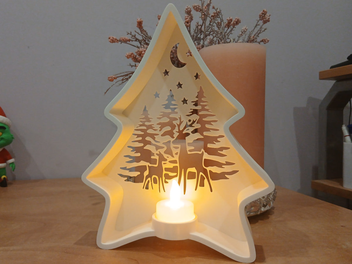 Photophore sapin de Noël avec scène de forêt et rennes