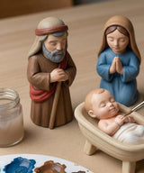 Crèche avec Joseph, Marie et l'Enfant Jésus