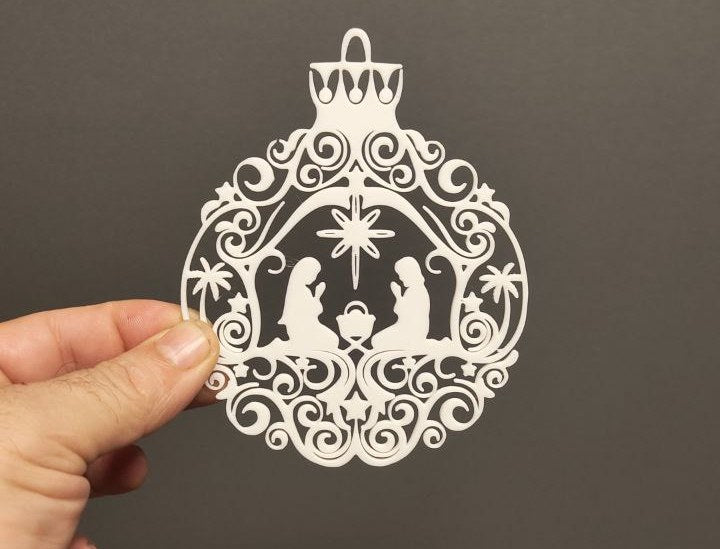 Boule de Noël avec motif de crèche