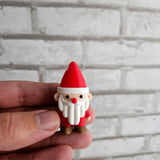 Joli Père Noël en porte-clés avec trou dans le bonnet