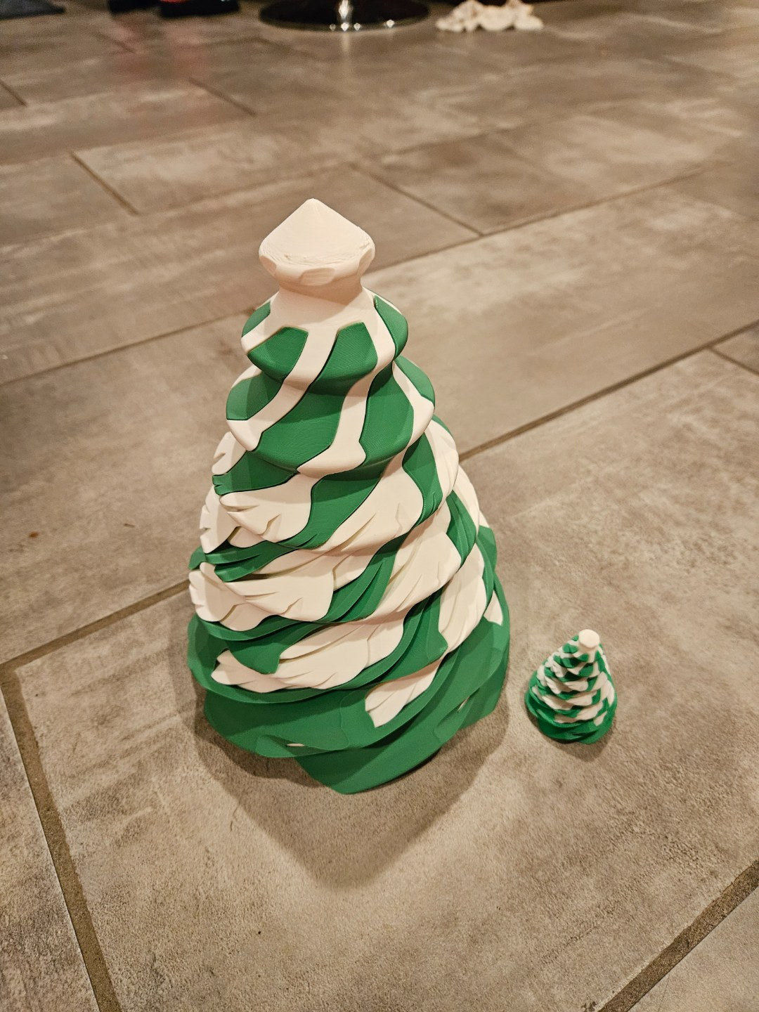 Jouet antistress sapin en spirale en forme de flocon de neige et de sapin