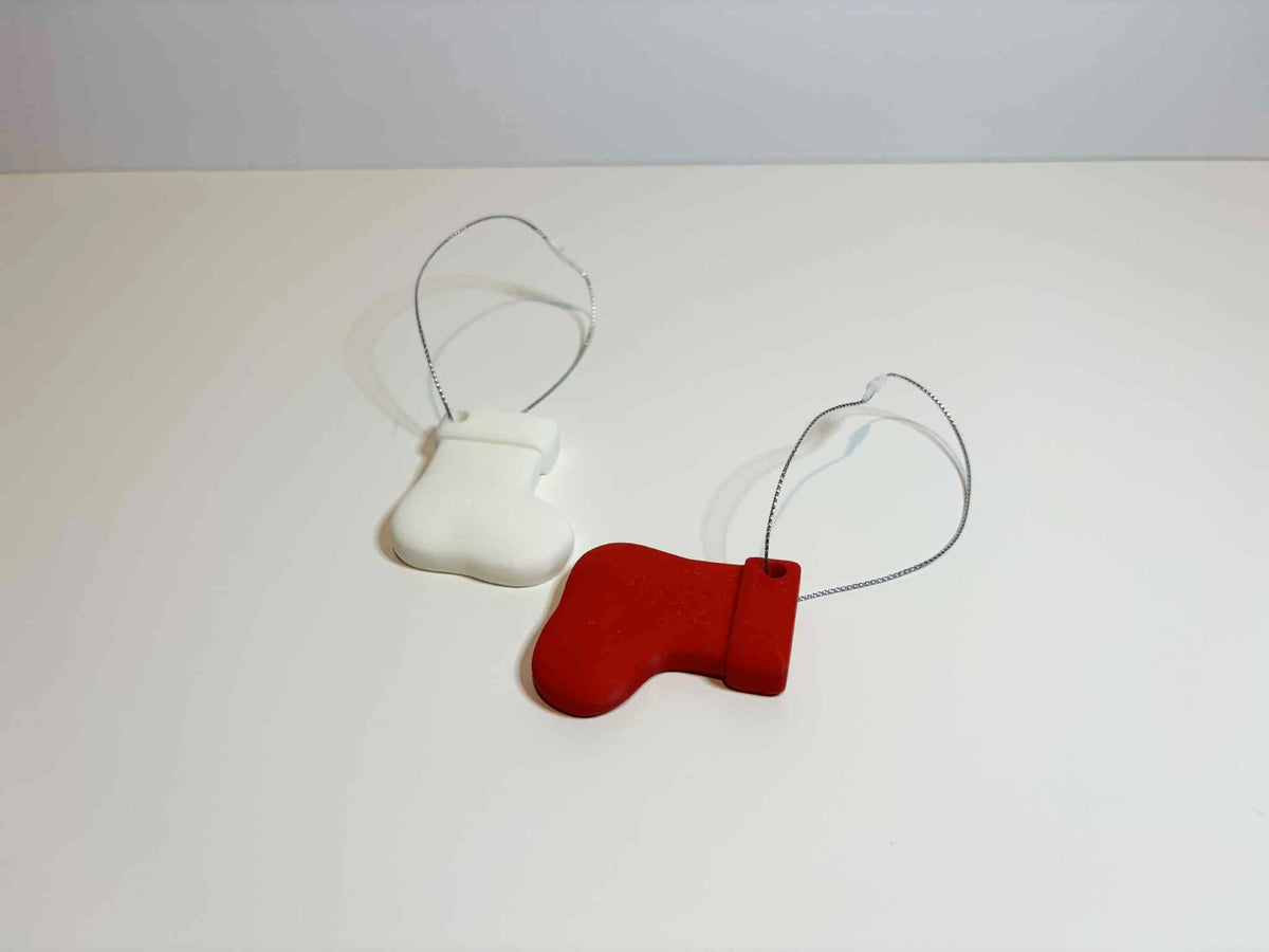 Petite chaussette de Noël en décoration de sapin avec attache