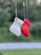 Petite chaussette de Noël en décoration de sapin avec attache