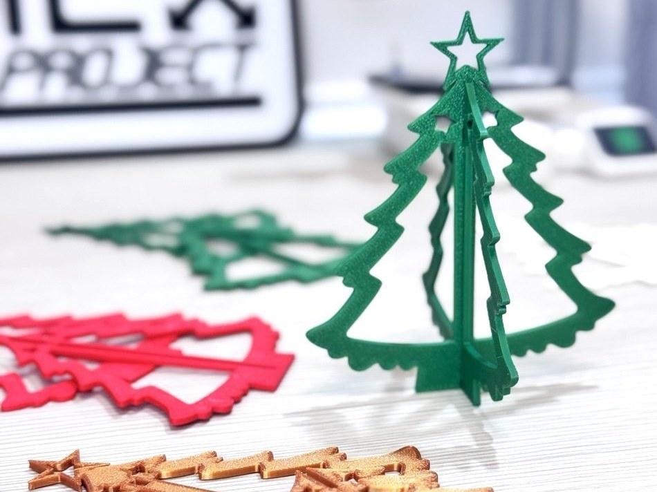 Petit sapin de Noël à assembler, à suspendre