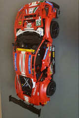 Crochet mural pour LEGO 42125 Ferrari – exposée à la verticale
