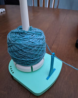 Porte-pelote Yarn Valet avec guide-fil – évite les nœuds