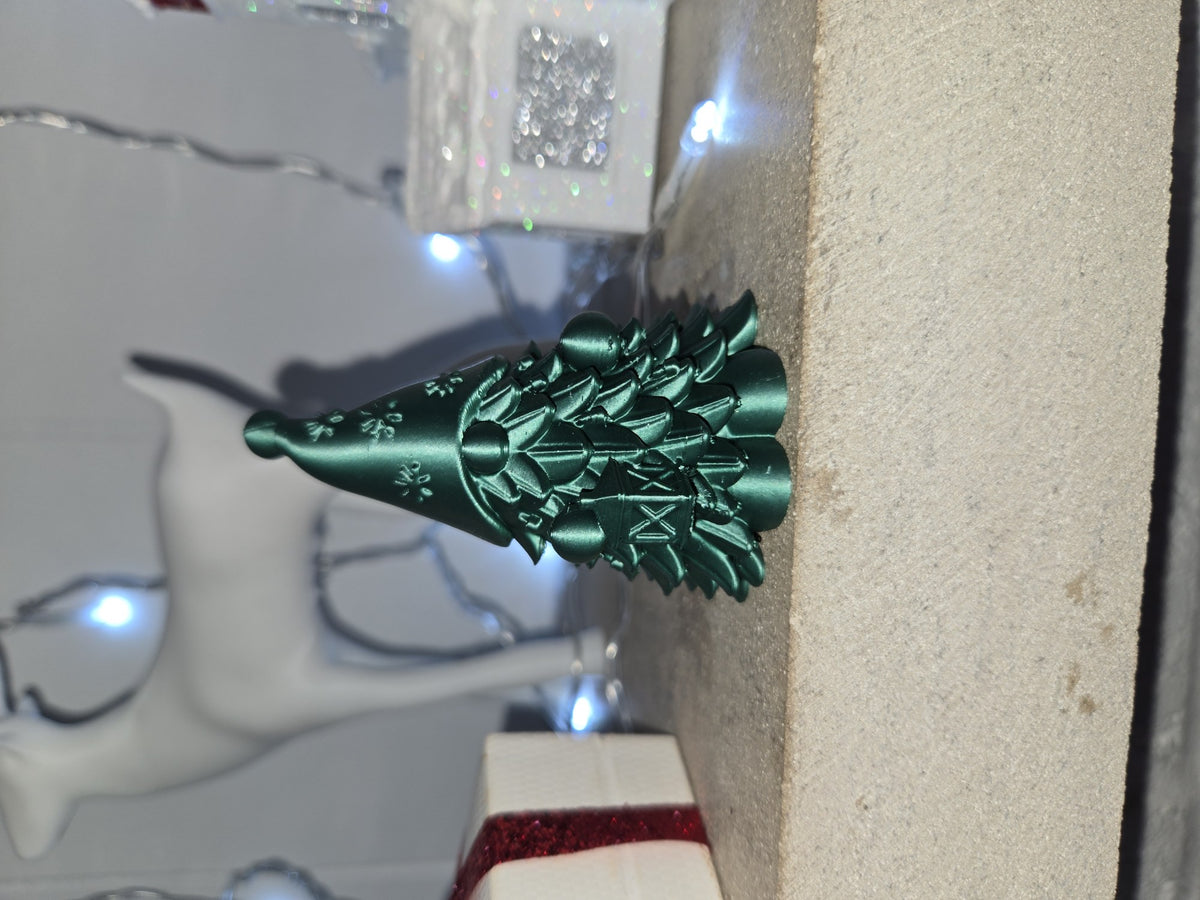 Figurine de lutin en forme de sapin – adorable lutin-sapin