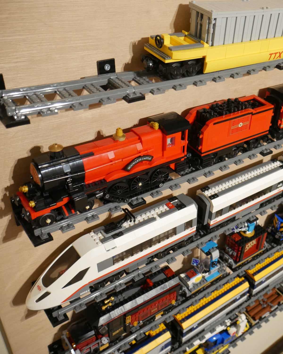 Support mural pour rails de train LEGO