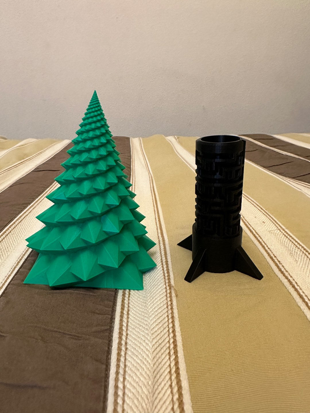Boîte puzzle en forme de sapin pour petits cadeaux