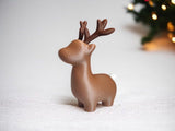 Figurine de renne à l'aspect tricoté – figurine de Noël potelée