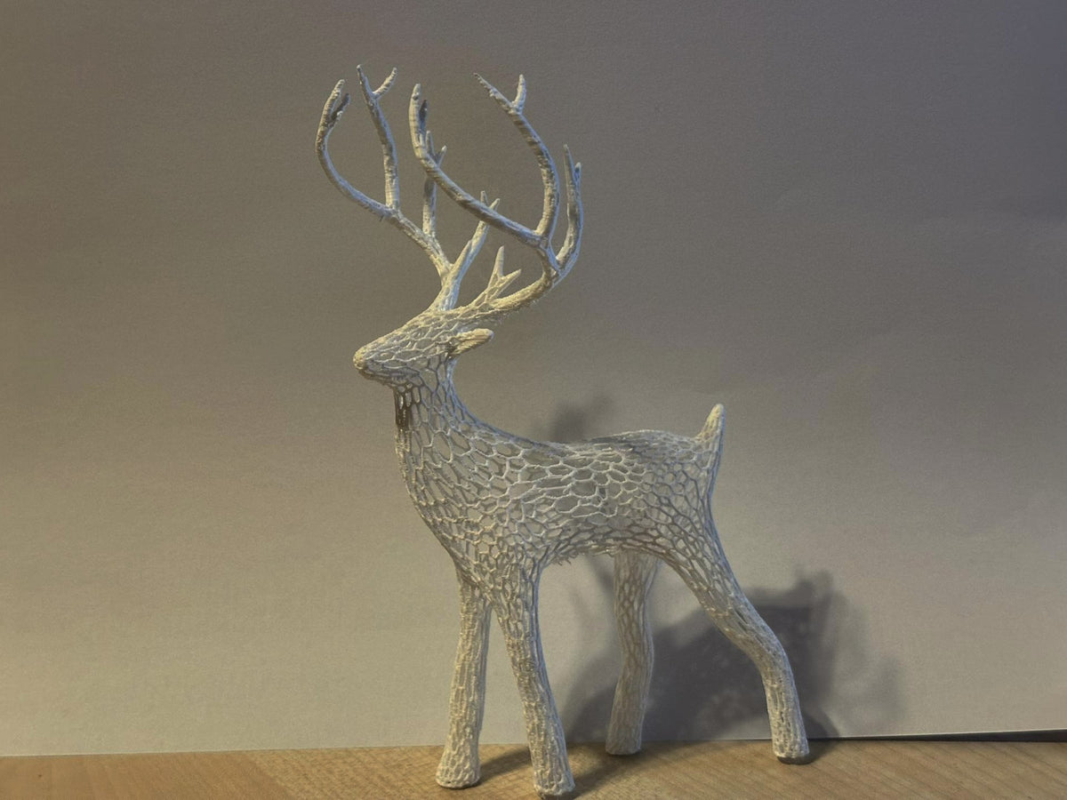 Figurine de renne à motif Voronoï pour Noël