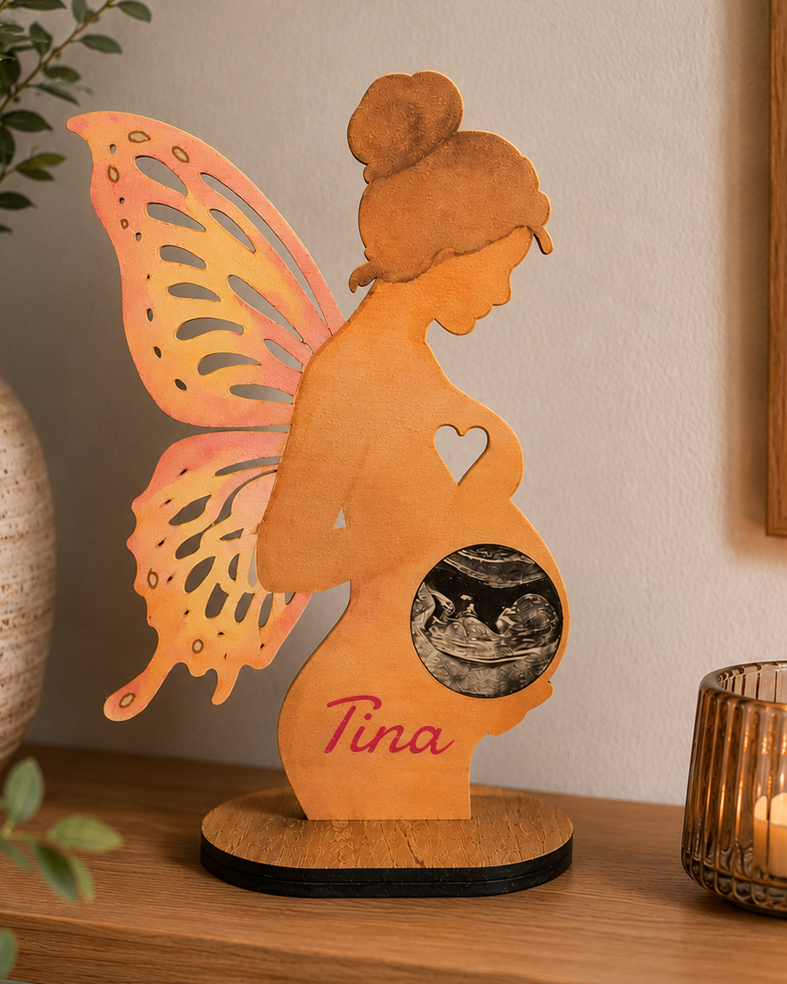 Fée enceinte avec votre échographie – plaque en bois personnalisée avec socle