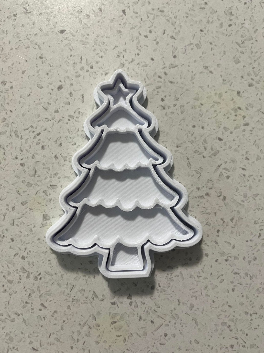 Emporte-pièce en forme de sapin de Noël avec tampon