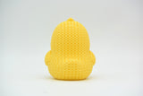 Détail de texture d'un poussin façon tricot avec doux motif crocheté strié en jaune