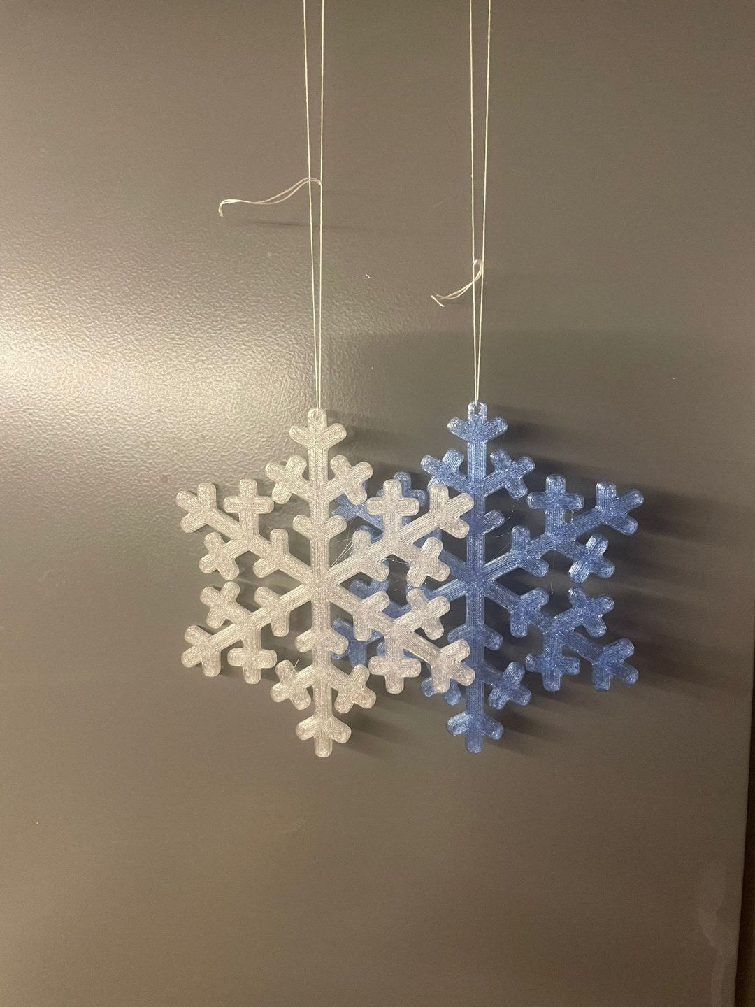Flocon de neige pour le sapin avec trou pour crochet