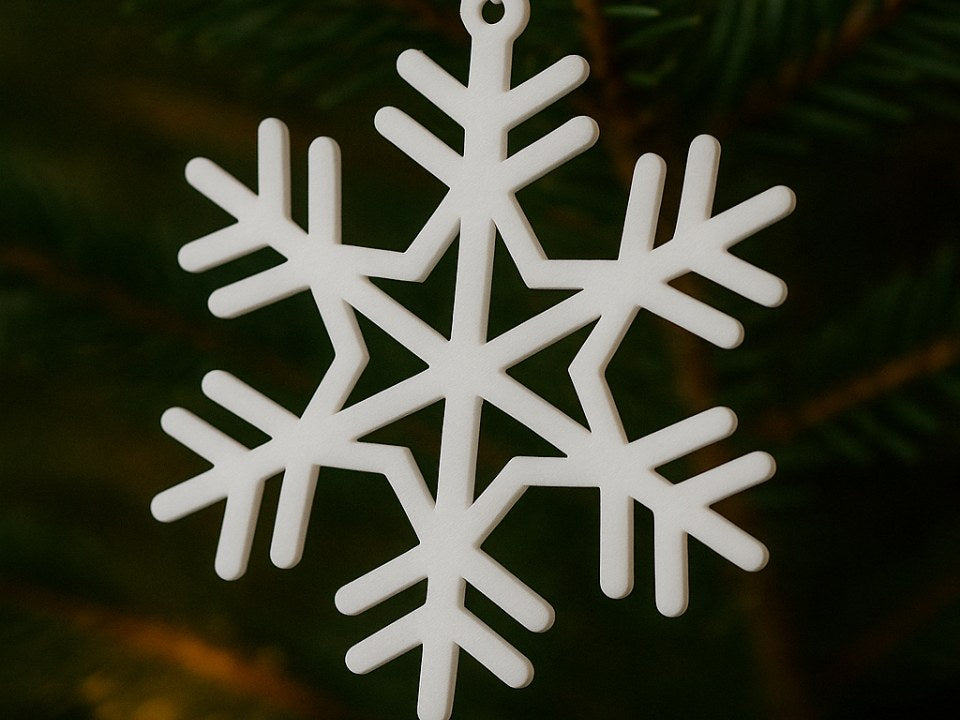 Flocon de neige détaillé avec trou de suspension