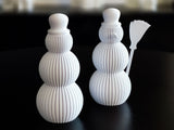 Figurine bonhomme de neige au design strié