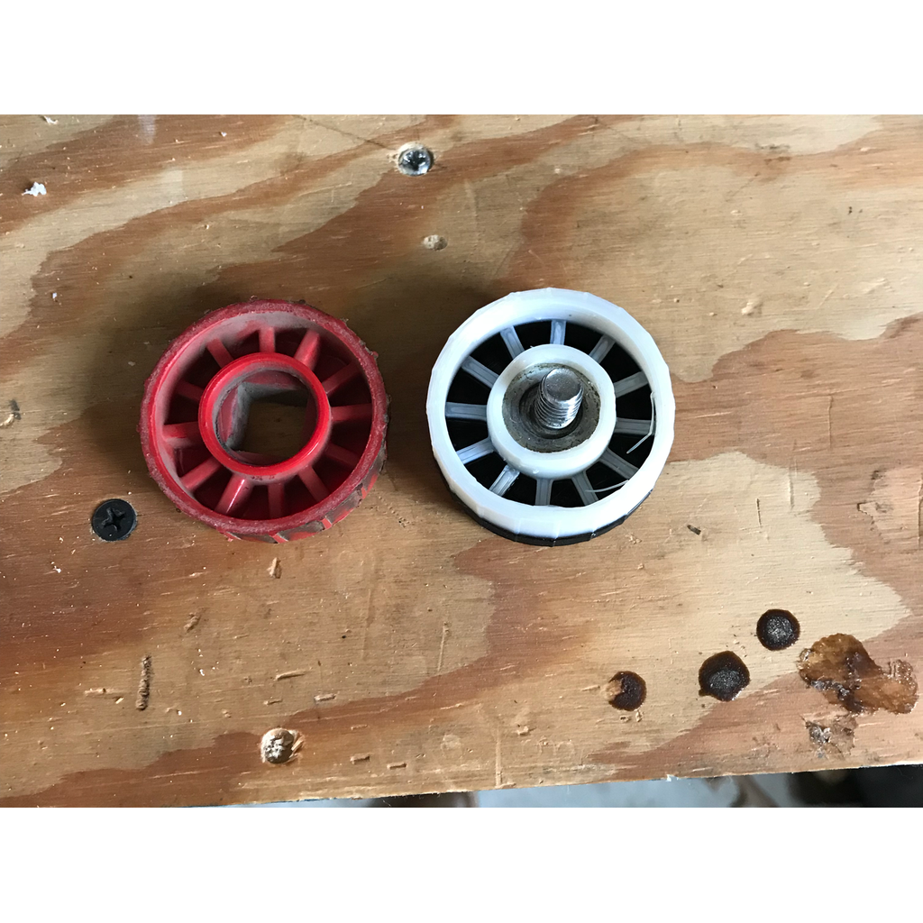 Bouton de frappe et porte-bobine de rechange pour coupe-bordure Troy-Bilt