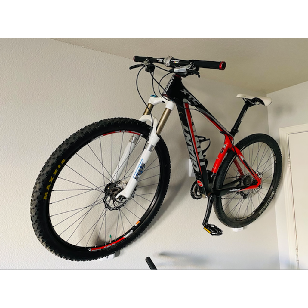 Support mural pour VTT avec crochet pour pédale