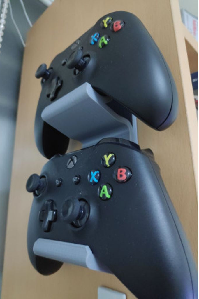 Double support mural pour manettes Xbox One – setup gaming bien rangé
