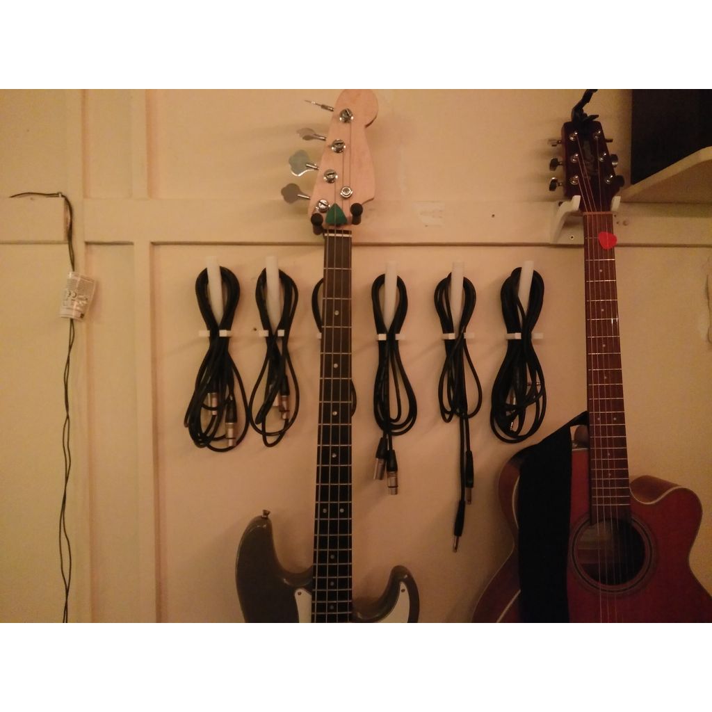 Crochet pour câbles audio – range chaque câble séparément