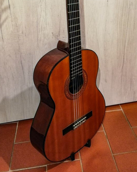 Support pour guitare acoustique et classique