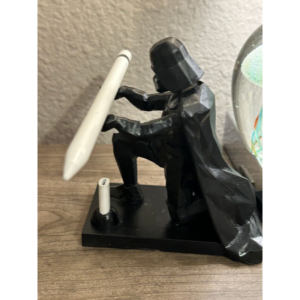 Support Dark Vador low poly pour Apple Pencil