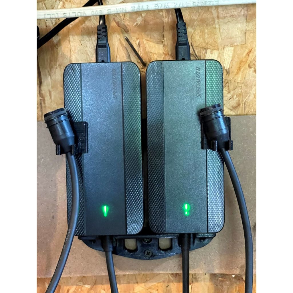 Support mural pour deux chargeurs de vélo électrique Specialized